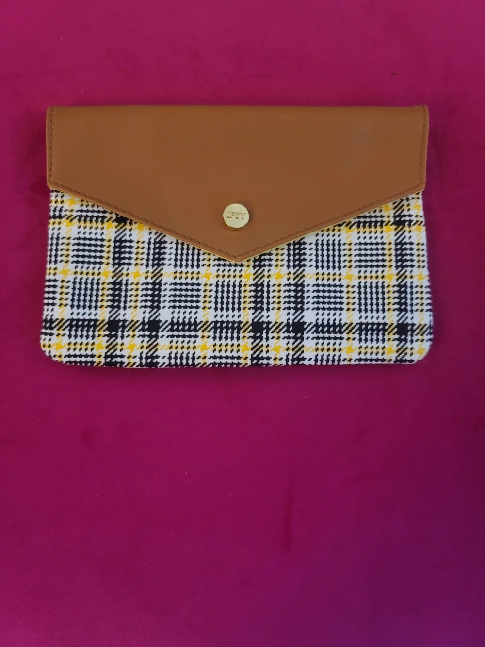 ipsy stylish tan